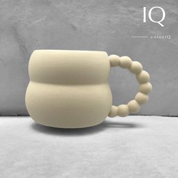 Tazza di ceramica con indice perle - design curvo - beige - 250 ml