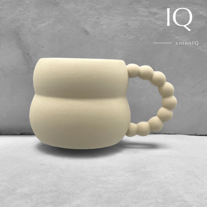 Puchar ceramiczny z indeksem perłowym - zakrzywiony design - beżowy - 250 ml