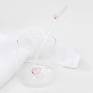 Glazen draad met roze hart