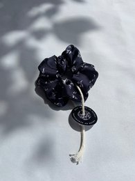 Scrunchie - Navy Flowers - Genbrug