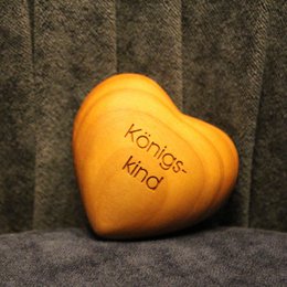 Thankgoods houten hart koninklijk kind