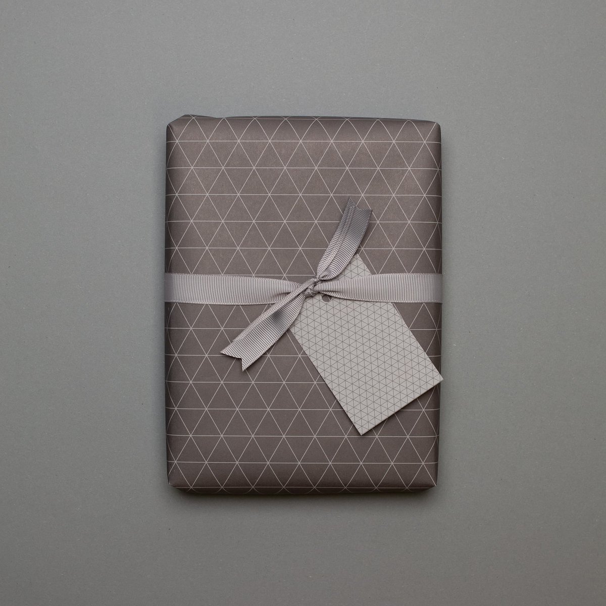 Triangles de papier d'emballage brun - papier d'emballage à double faces pour les hommes, papier d'emballage durable noble
