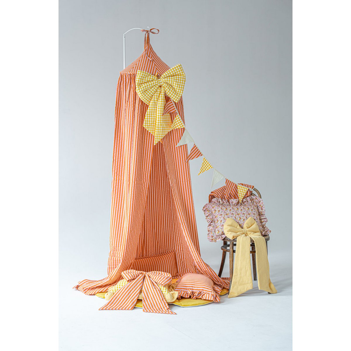 Dosel infantil con volante "naranja y rosa"