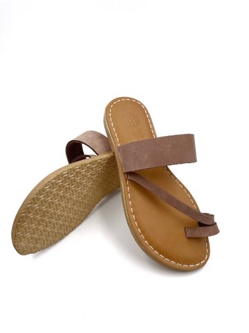 Lichtbruine leren sandalen voor dames, minimale ronde neussandalen van echt leer, schuif lichtbruine platte sandalen, sandalen voor dames