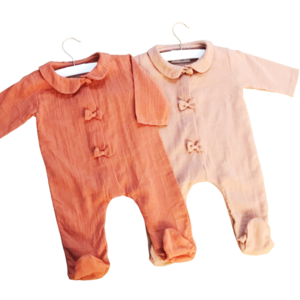 Romper with bows -round collar