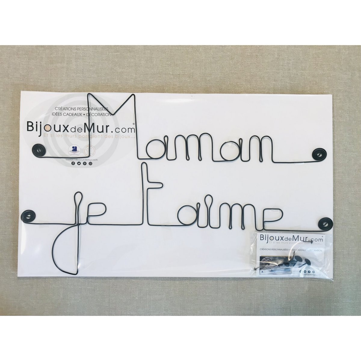 Mother's Day Gift "Mom I love you" - Wire Wall Decoration