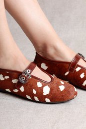 LIZA BAMBY – Hair-On Leder Mary Jane Flats VORBESTELLUNG