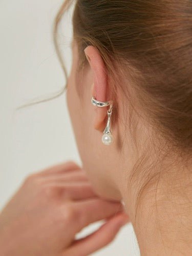Ohrklemme mit geometrischer Linie und Perle – einteilig