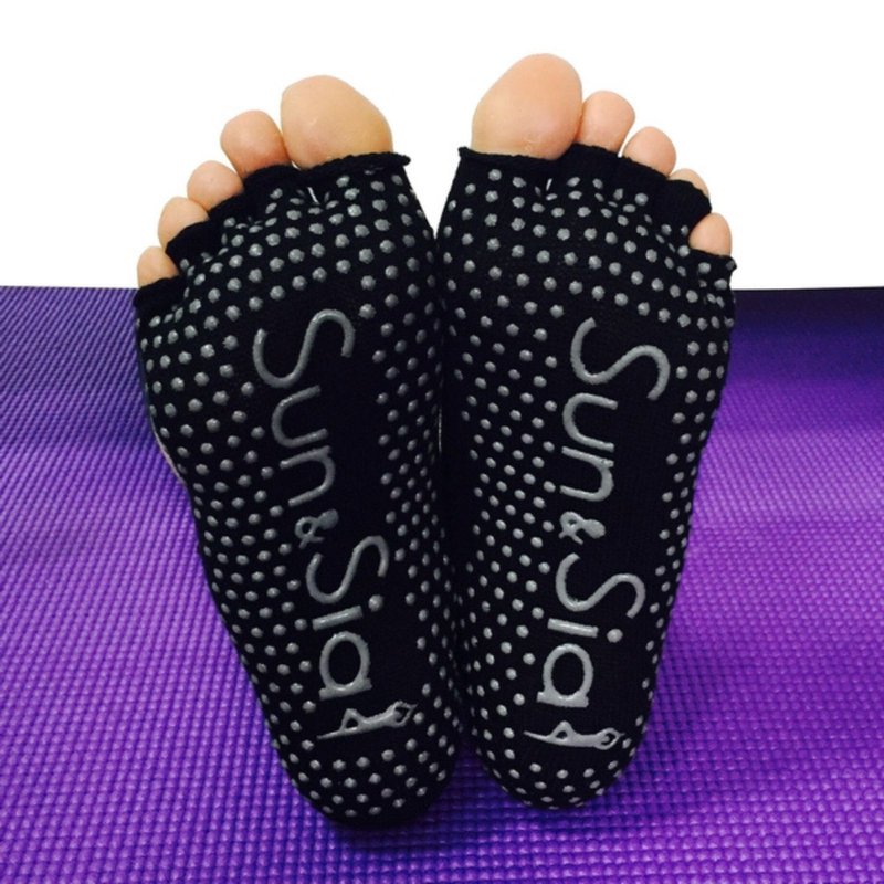 Pair of Yoga Socks – Suitable for all – One size – Flexible and Comfortable – Non-slip