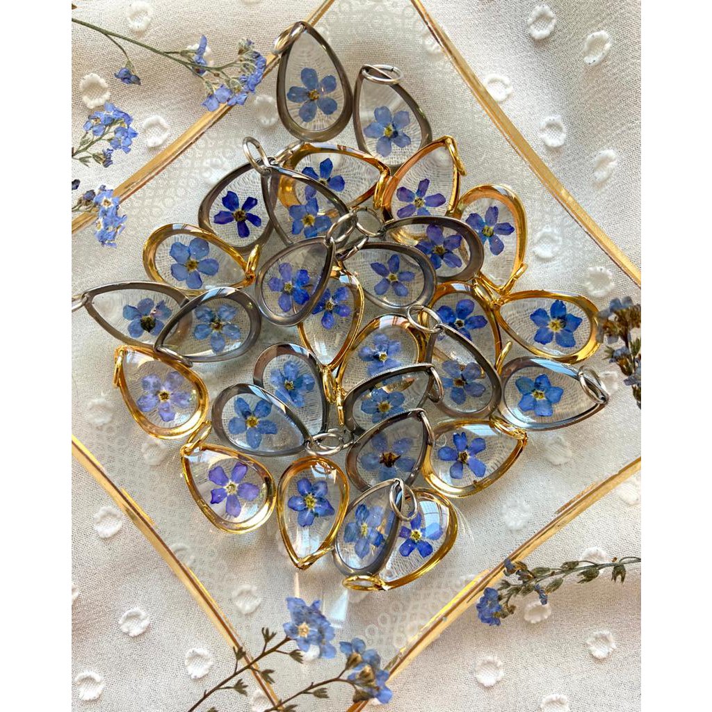 Resin/Stainless Steel Pendant gold or silver with Forget-me-nots (without necklace)