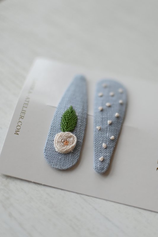 Barrettes à cheveux feuille de rose bleue + pois
