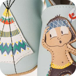 Zachte Indiase leren babyslofjes en tipi