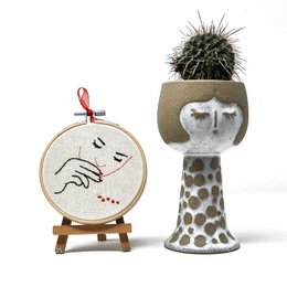 Handmade Embroidery Hoop Wall Art – Minimal Love Heart – Small Textile Wall Decoration (10 cm)