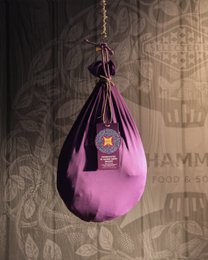 🇬🇧 Boneless Umbrian wild black pig ham - seasoned artisanal salami