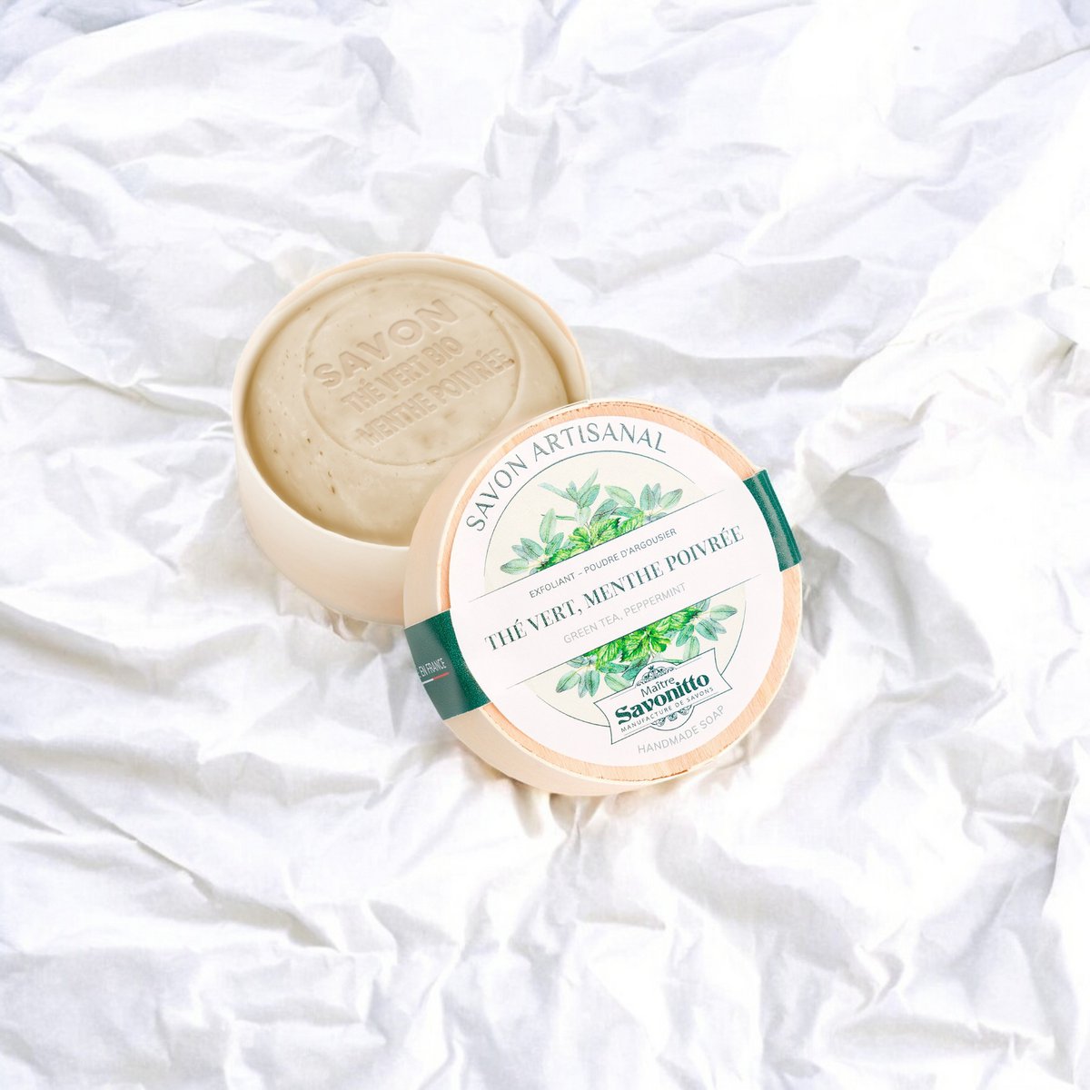 Exfoliërende zeep met groene thee en pepermunt in houten doos 100 g