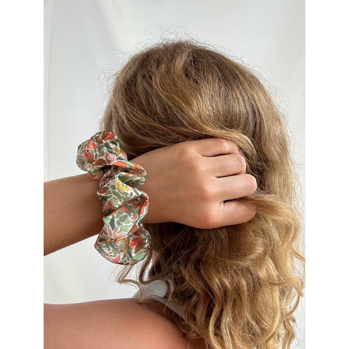 Scrunchie - Grüne Chiffon Blumen - Genbrug