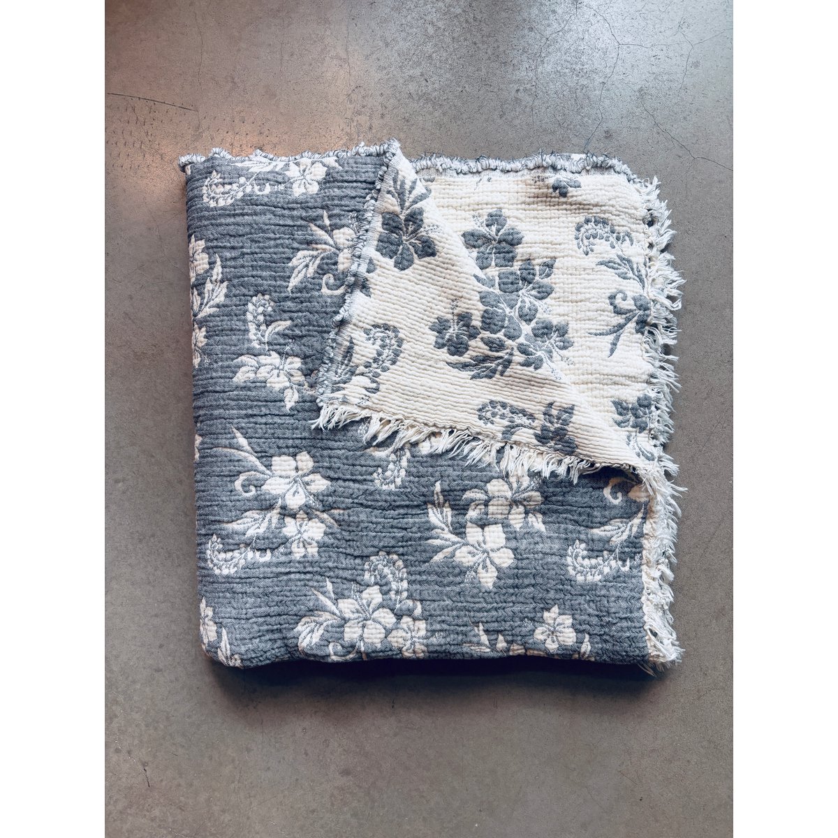 Muslin tæppe - ROSE - grå-hvid - 2,20 x 2,50 m
