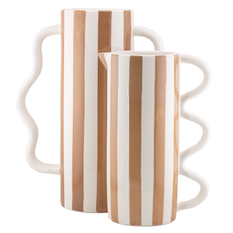 Dzbanek ceramiczny w paski w kolorze brązowym
