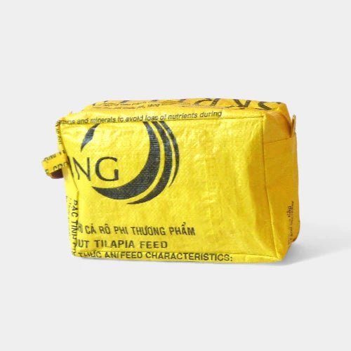 WASH ME | Environmentally friendly toiletry in yellow