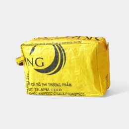 WASH ME | Environmentally friendly toiletry in yellow