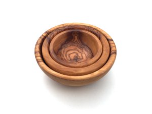Set of 3 round bowls made of olive wood