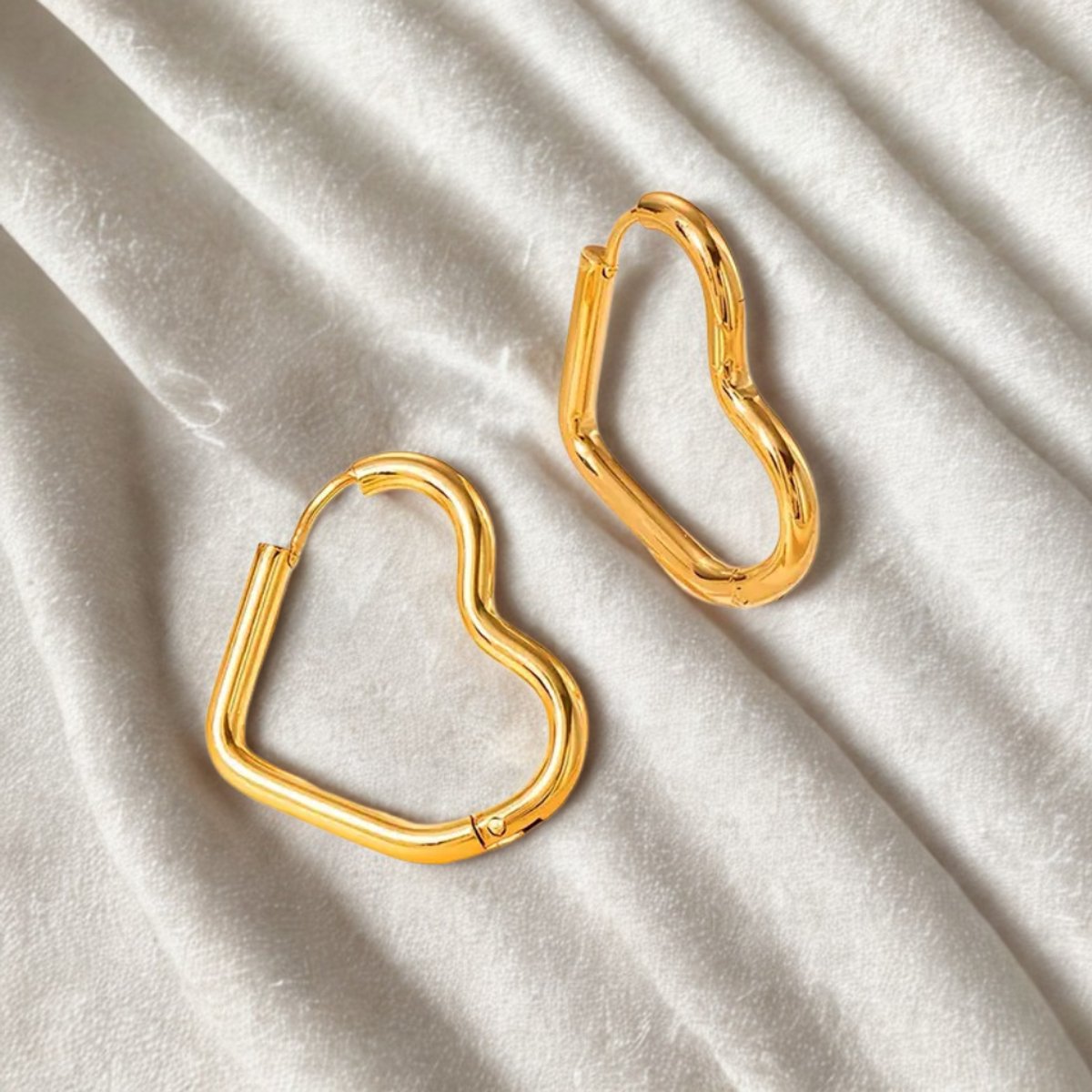 Leonore – Boucles d'Oreilles Coeur Femme – Doré