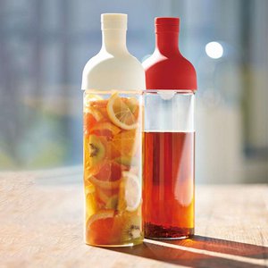Vroege glazen fles met filter [koud brouwsel]