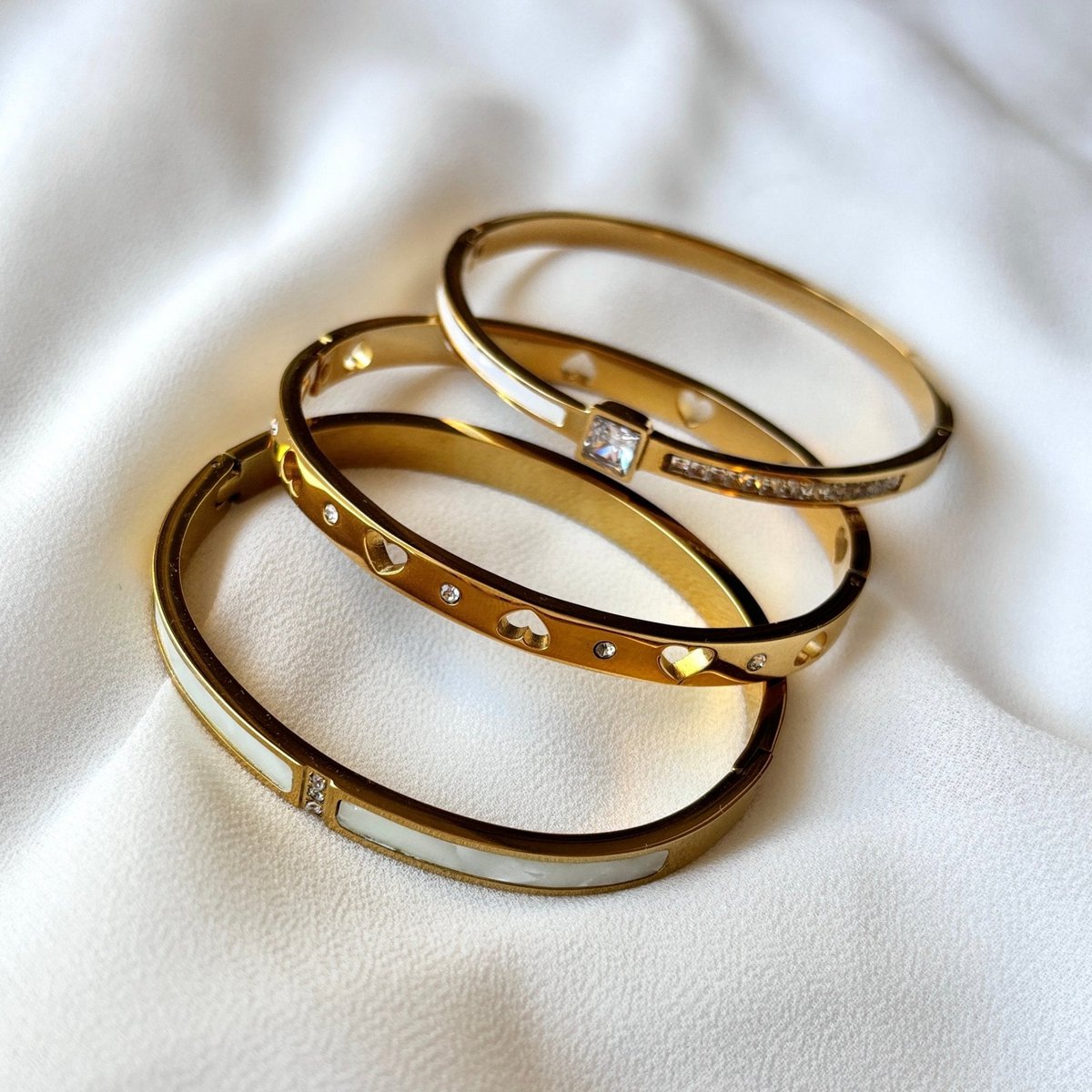 SQUARE – Starres Armband aus Stahl, Gold und Zirkon