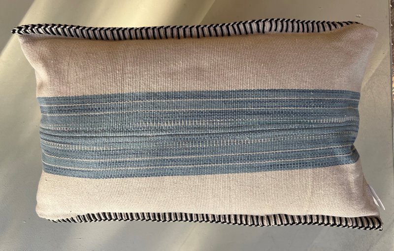 Cushion Azure - Lyseblå creme