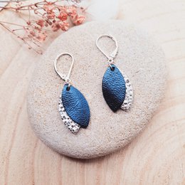 Boucles d'oreilles courtes LES LOULOUS Bleu pétrole