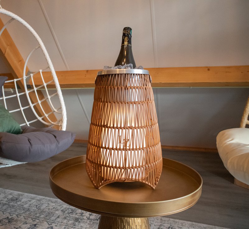 Le Zen Enzy Brown - vinkøler med højttaler og LED-lys