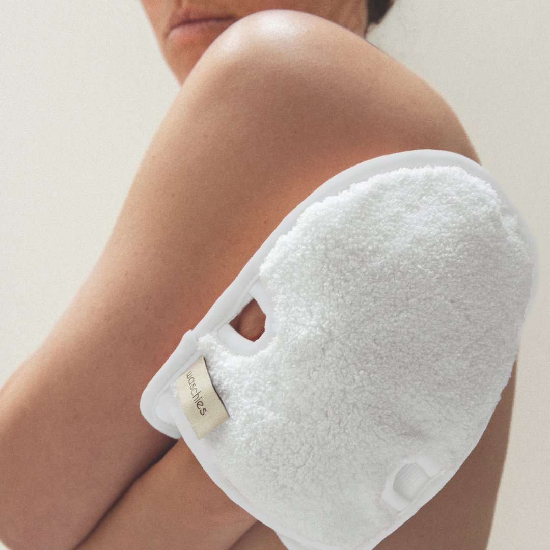 Reusable cleaning glove