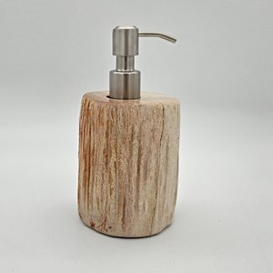 Seifenspender aus versteinertem Holz