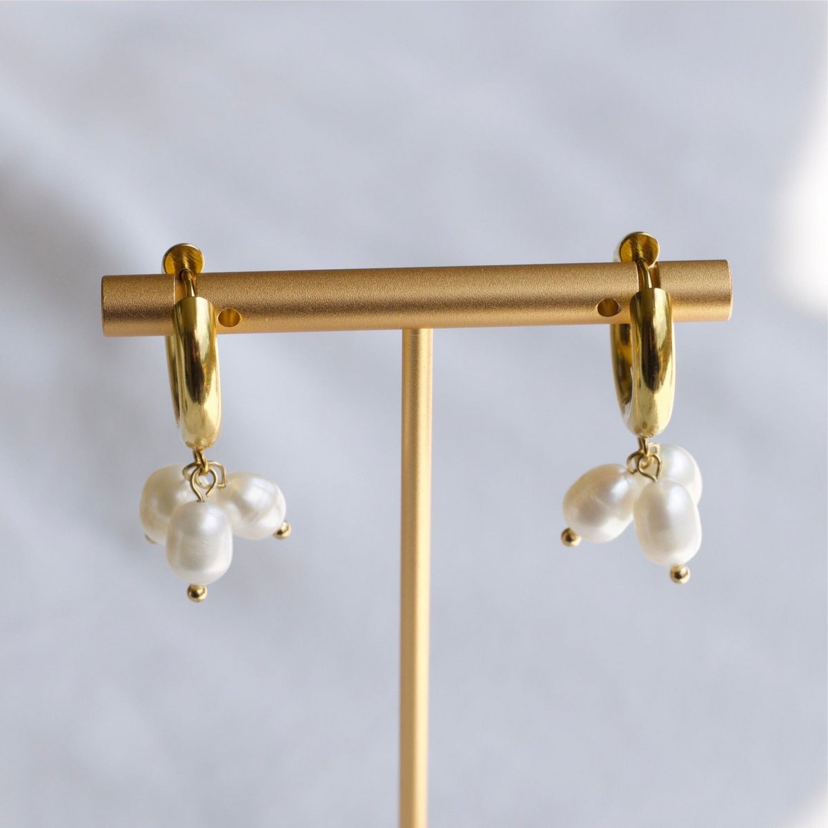 Blinn - Gouden Hoop Triple Cluster Pareloorbellen