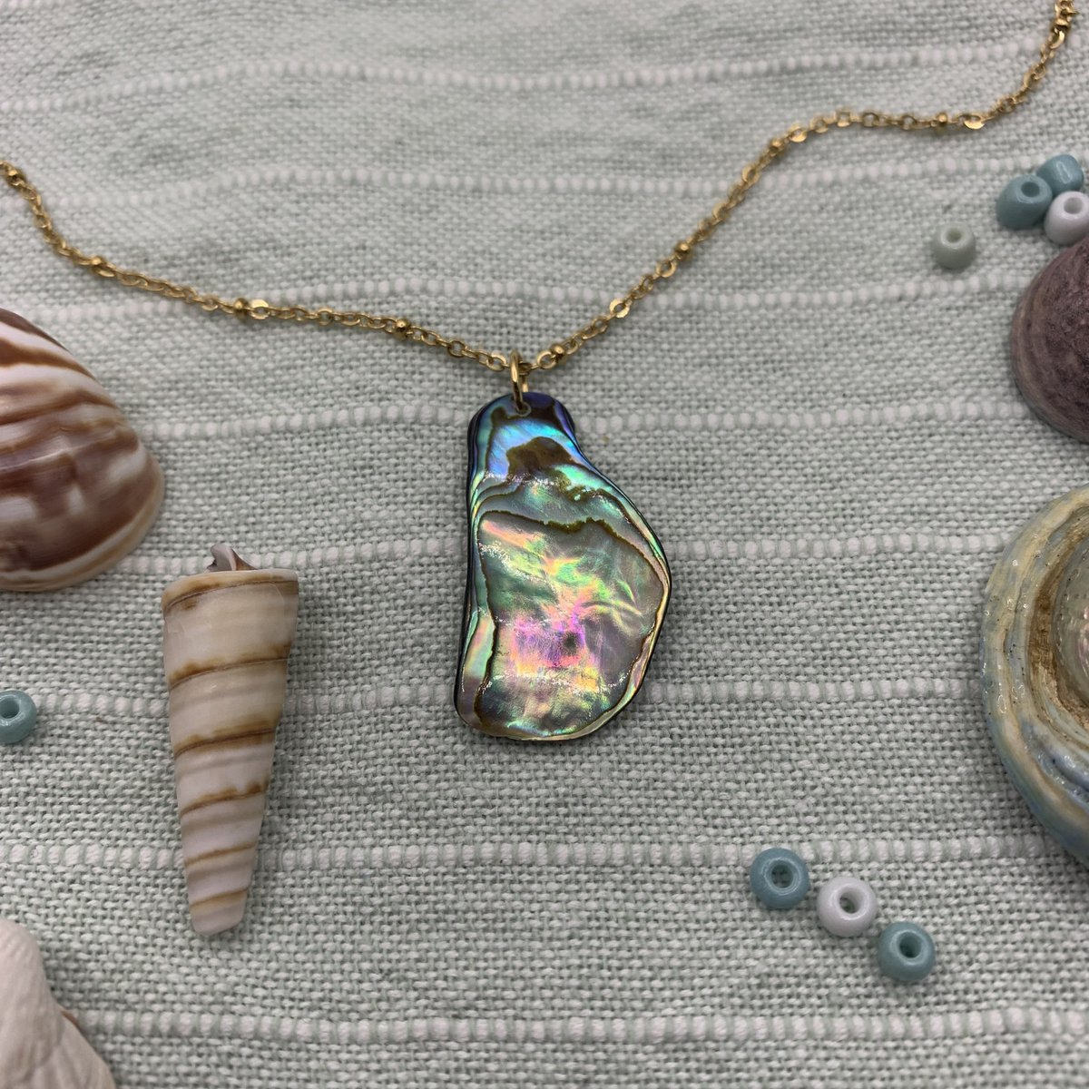 Muschelkette | 50 cm lange Surfer-Halskette aus goldenem Abalone-Edelstahl