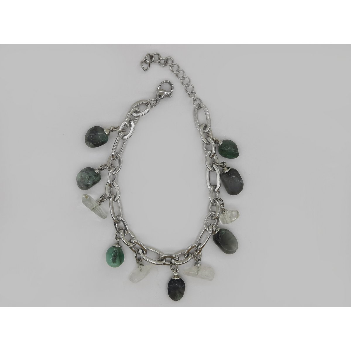 %2389 Bracelet à breloques en cristal de roche émeraude