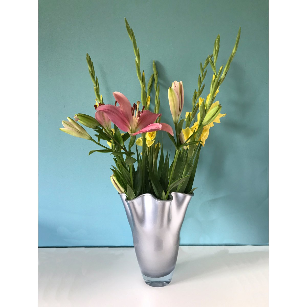 Vase Glas gewellt silber metallic Glasvase Tischvase 21 x 21 x 30 cm