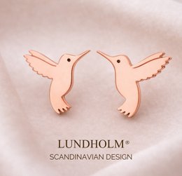Earrings hummingbird rose gold stud — stainless steel 18kt PVD 0.8 cm — Lundholm Vivian in gift box