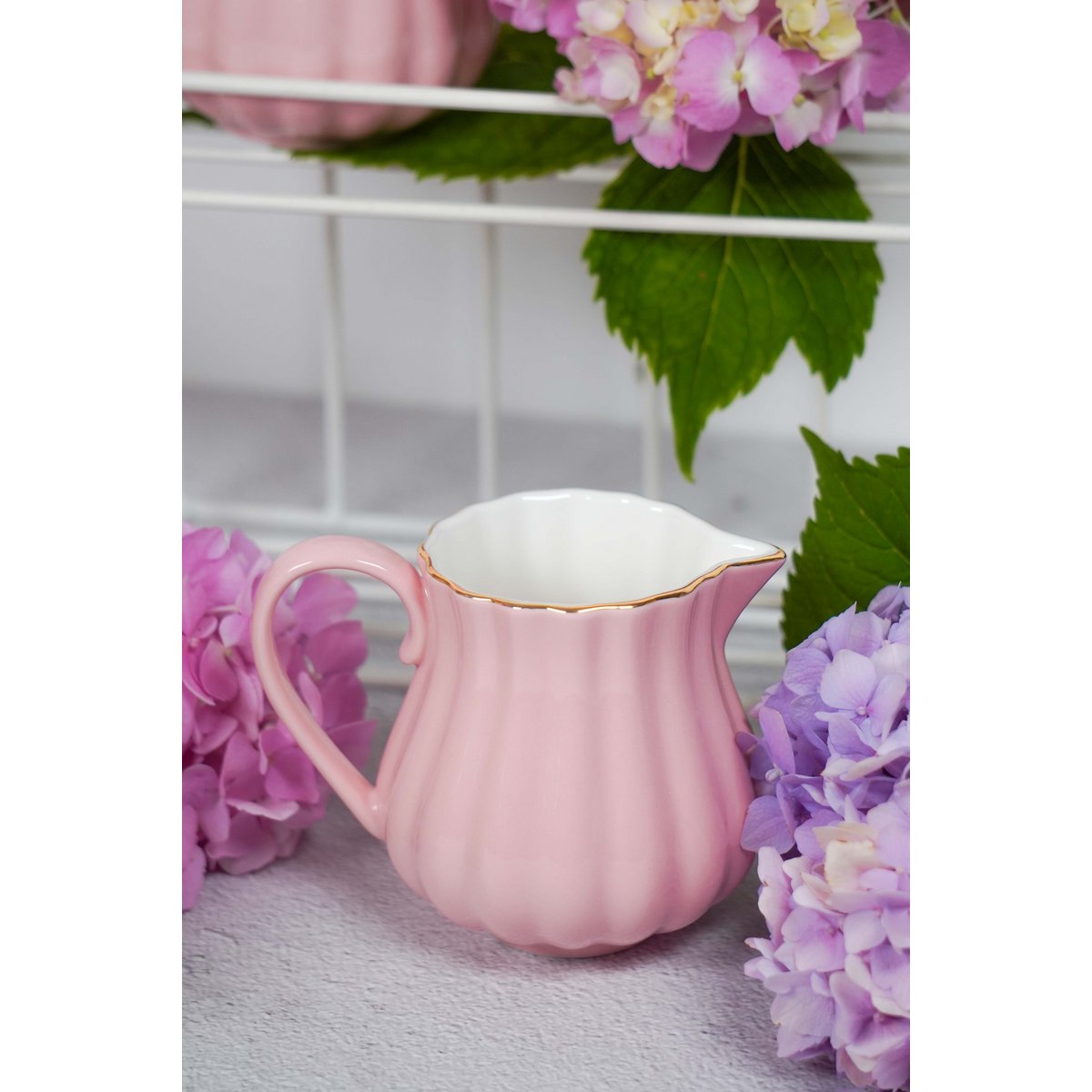Royal Rose crema rosa con borde dorado 200 ml Isabelle Rose