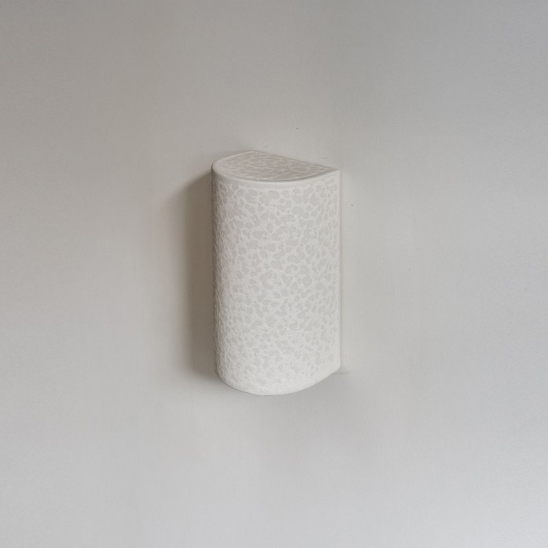 Ceramiczna lampa ścienna - surowe białe / w dół oświetlenie