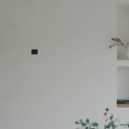 Ładowalna lampa ścienna Tess w kolorze ochry w kolorze żółtym