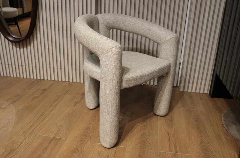 A&B Design spisestue stol japandi chenille sand hvid beige
