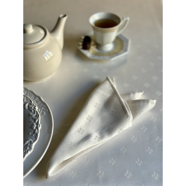 Classic napkin with an ornament | Classic Dinner