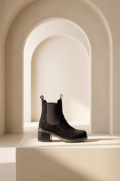 INMA BLACK – Stiefeletten mit elastischen Einsätzen und Blockabsatz