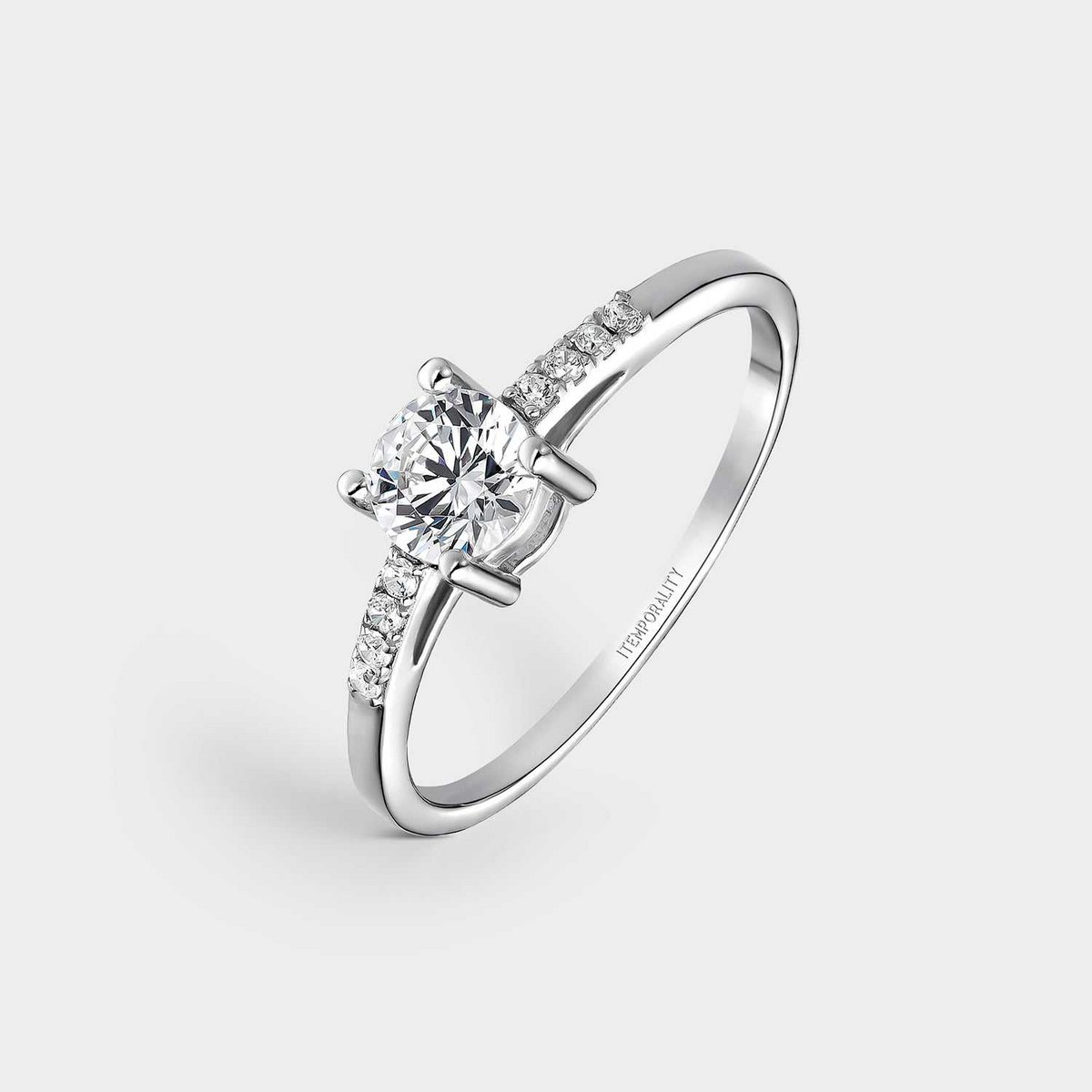 Anello in argento con zirconi bianchi quadrati