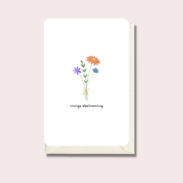  Delicate daisy flower on a pink greeting card for Mother's Day. Includes an envelope for a heartfelt message.
