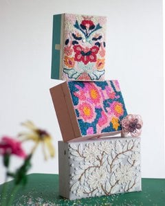 Kraal Geborduurd Sieradendoosje Met Bloemmotieven - 9x6x2.5 Inch