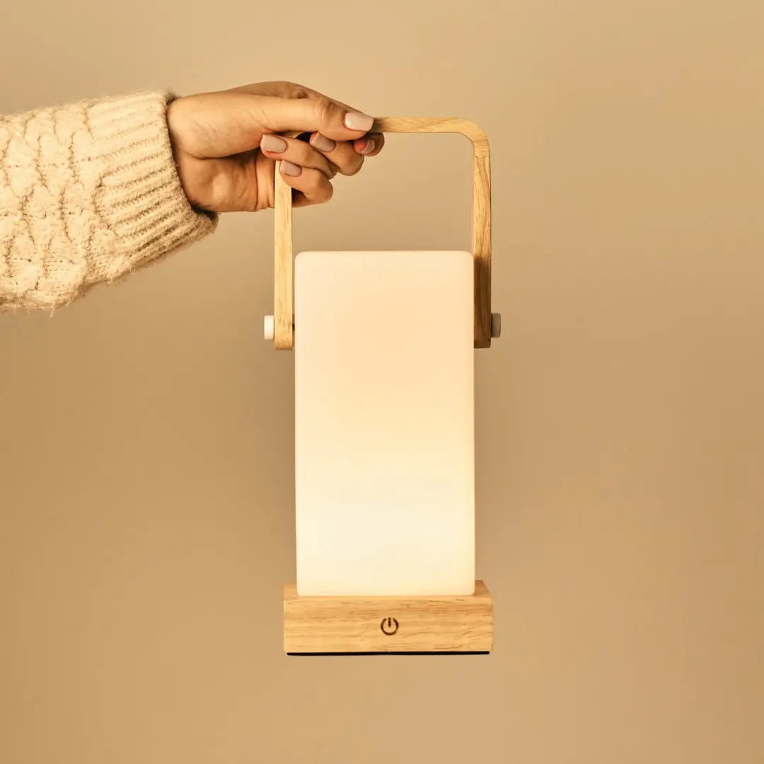 Harper Hellbraune wiederaufladbare Holzlampe