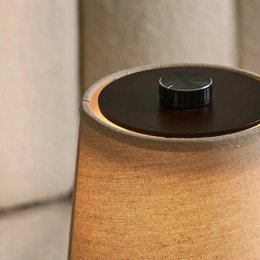 Rover dunkelbraune wiederaufladbare Holzlampe