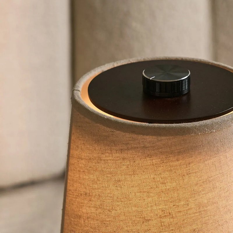 Rover dunkelbraune wiederaufladbare Holzlampe